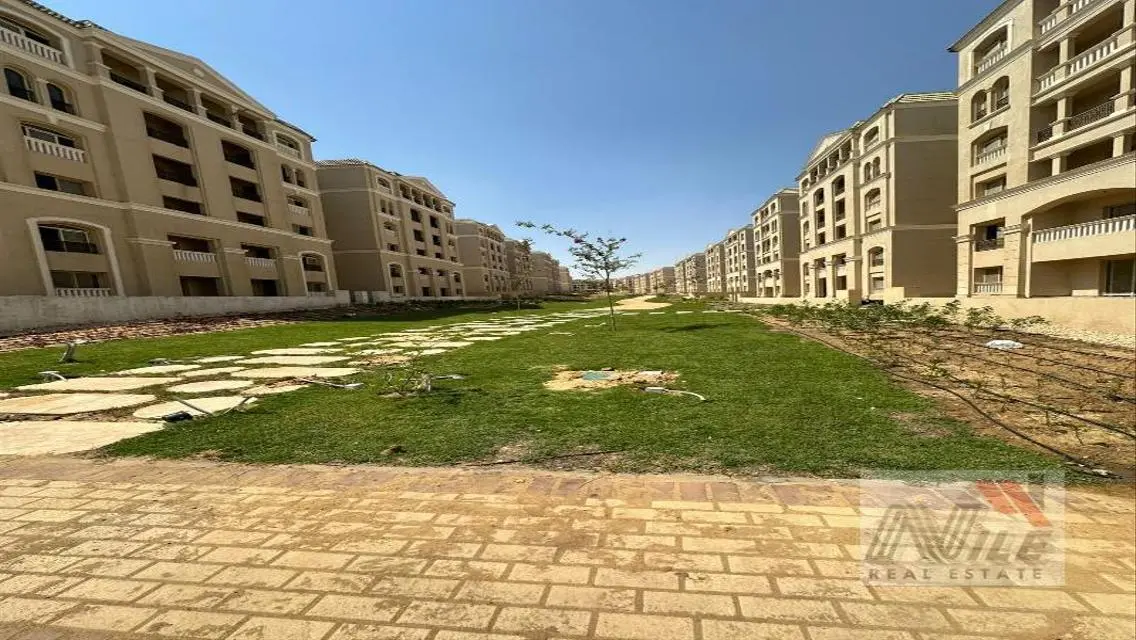 شقه كمبوند لافينير صبور فيو لاند سكيب بسعر لقطة