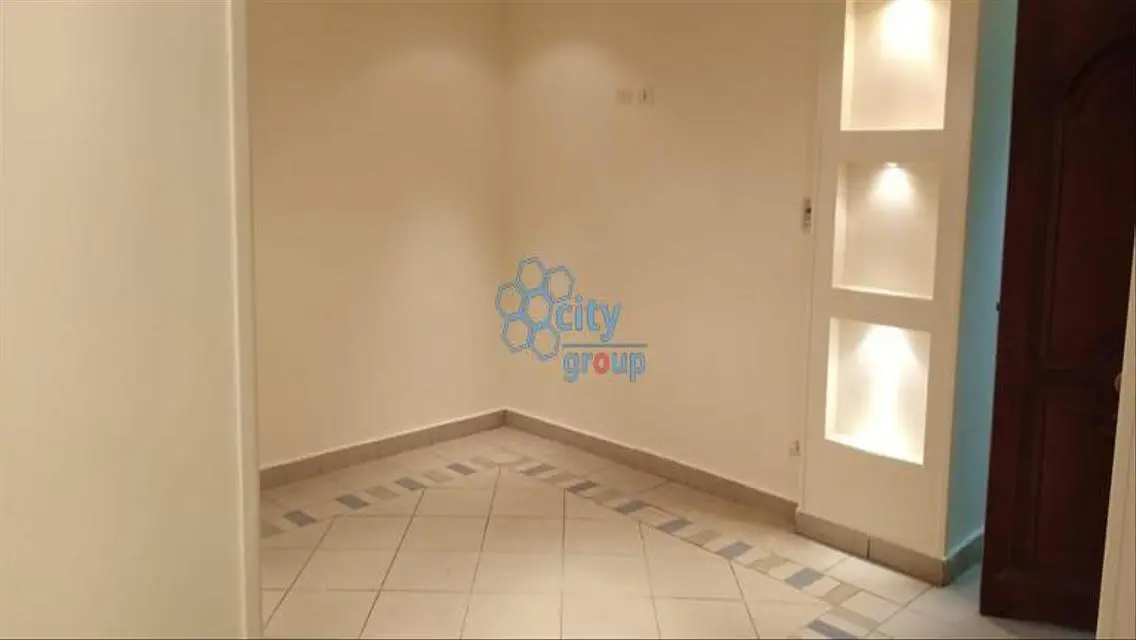 مكتب للايجار لكبرى الشركات بكورنيش المعادى 1000 م