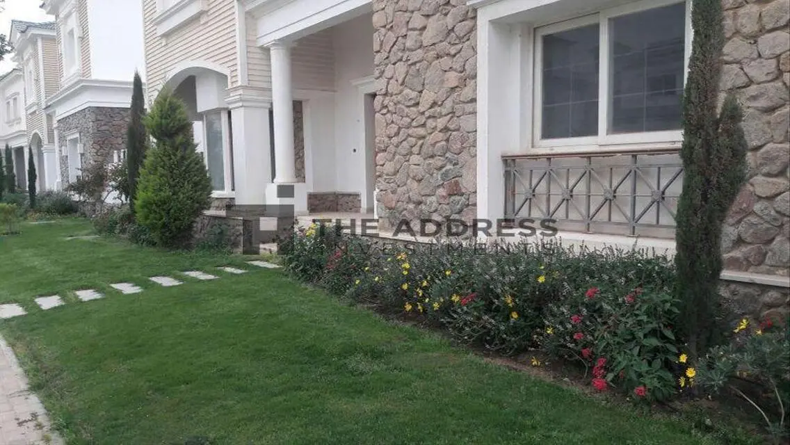 Luxury Villa with Spacious Area, Private Garden, and Pool