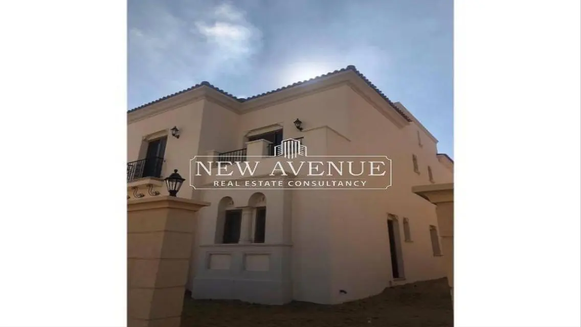 Luxury Villa for Sale with Spacious Garden
