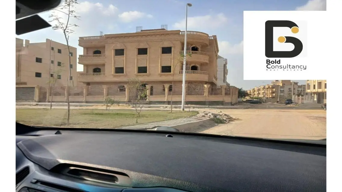 شقة فاخرة مع شرفة للبيع