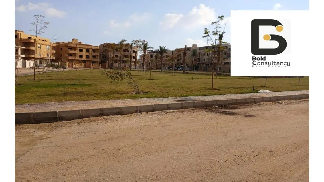 شقة فاخرة مع شرفة للبيع