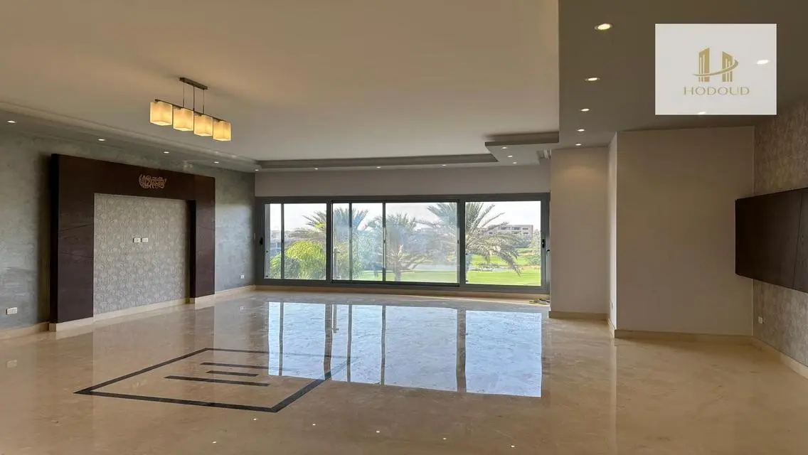 Luxury Villa on 3000 sqm in the Heart of the City