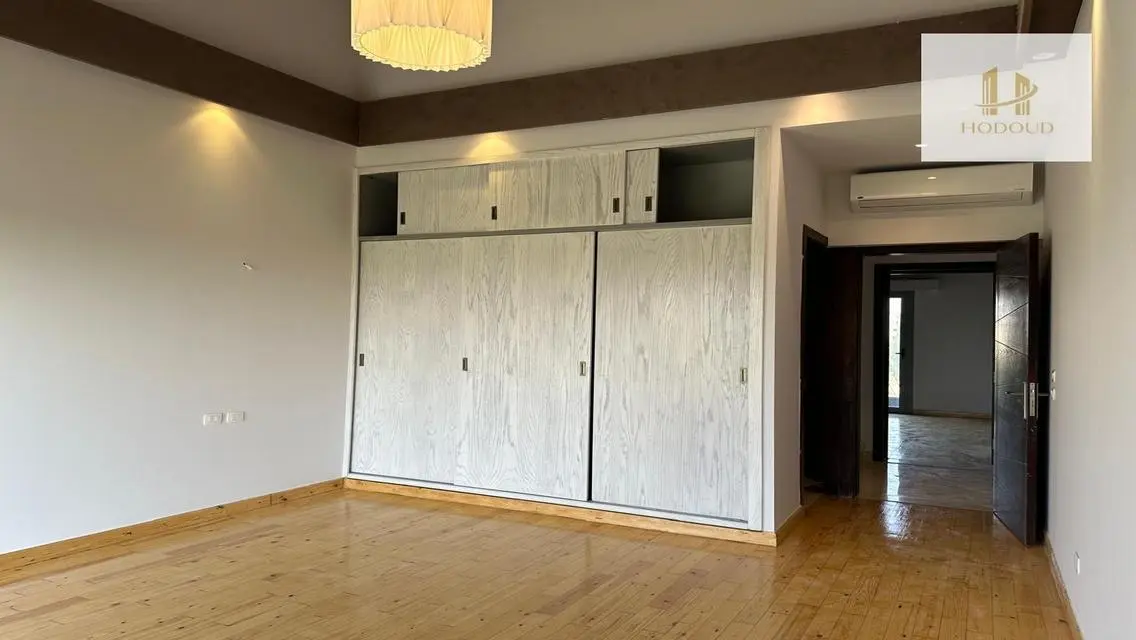 Luxury Villa on 3000 sqm in the Heart of the City