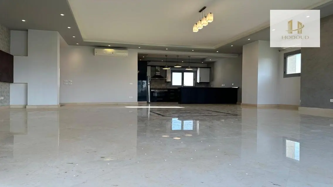 Luxury Villa on 3000 sqm in the Heart of the City