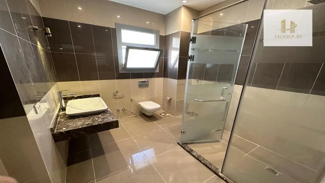 Luxury Villa on 3000 sqm in the Heart of the City