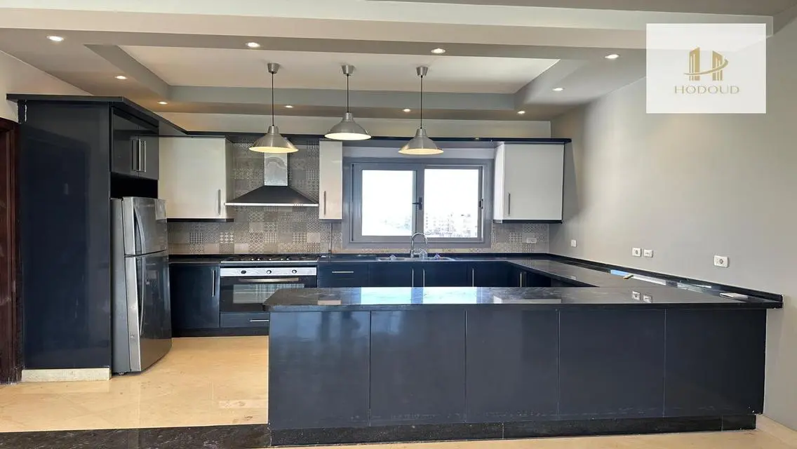 Luxury Villa on 3000 sqm in the Heart of the City