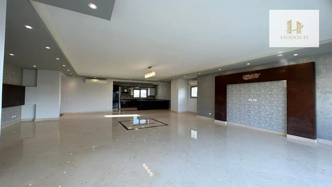 Luxury Villa on 3000 sqm in the Heart of the City