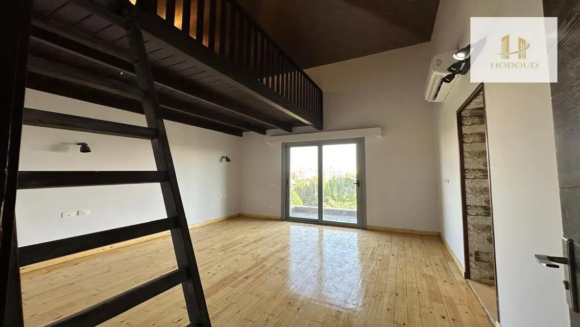 Luxury Villa on 3000 sqm in the Heart of the City