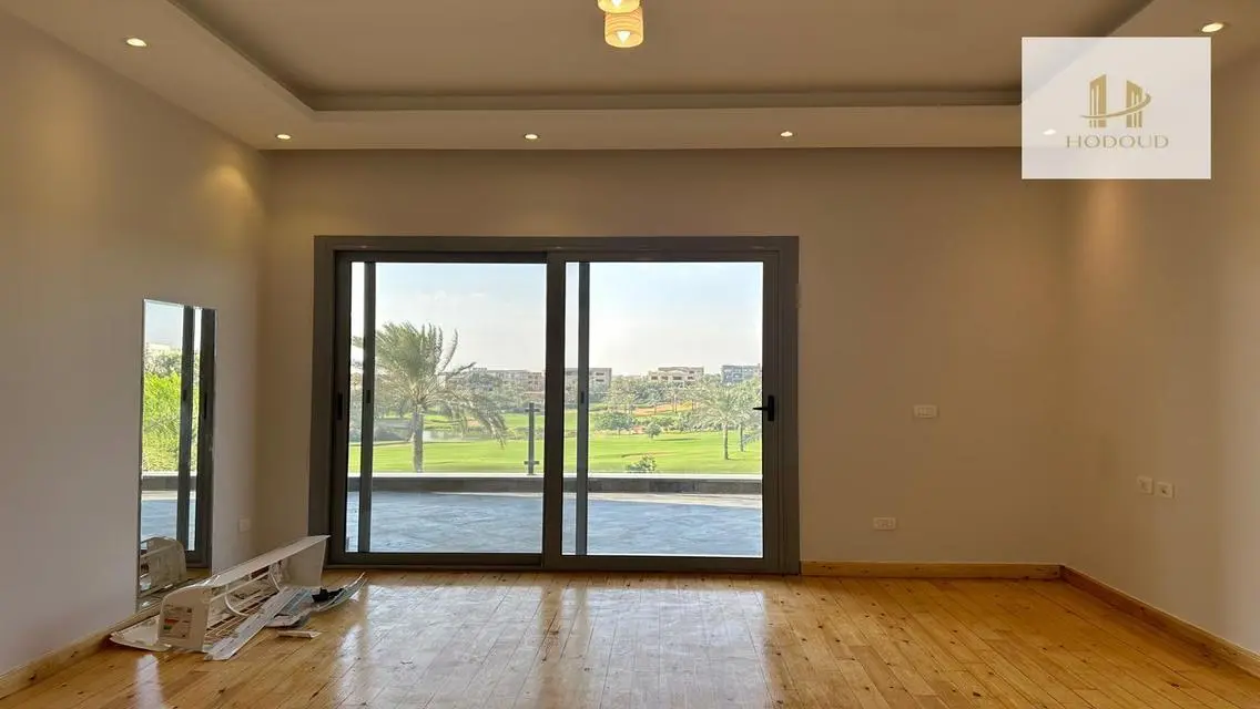 Luxury Villa on 3000 sqm in the Heart of the City
