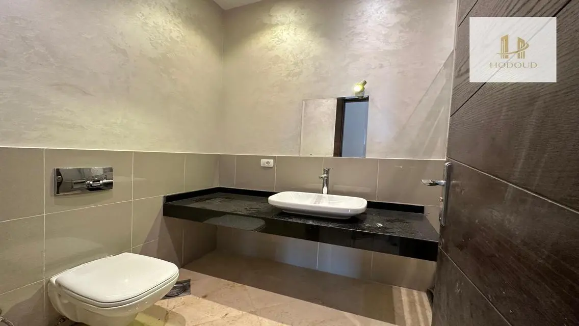 Luxury Villa on 3000 sqm in the Heart of the City