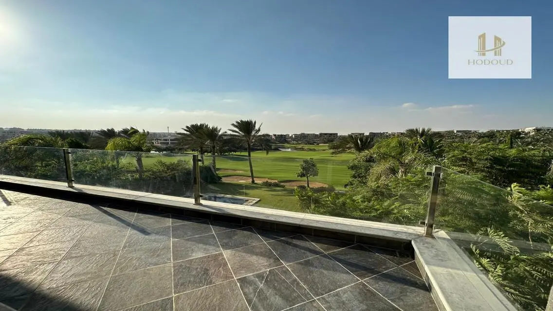 Luxury Villa on 3000 sqm in the Heart of the City