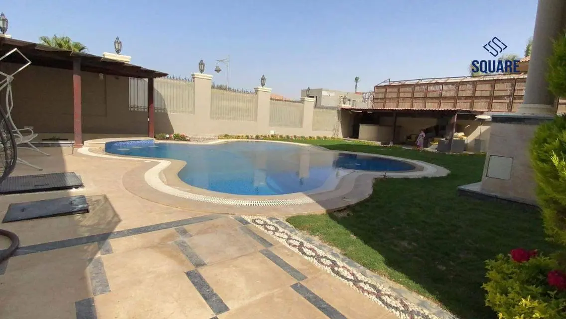 شقة للبيع في رويال سيتي 400