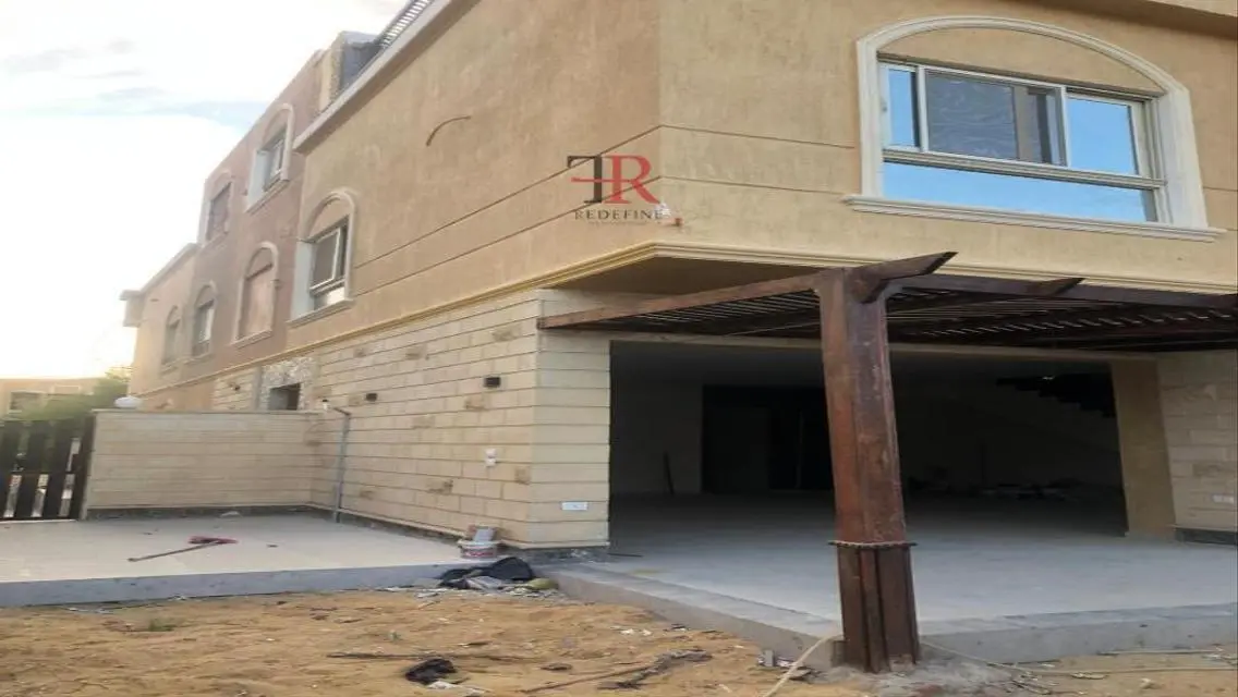 شقة فاخرة مع إطلالة على بحيرات - للبيع