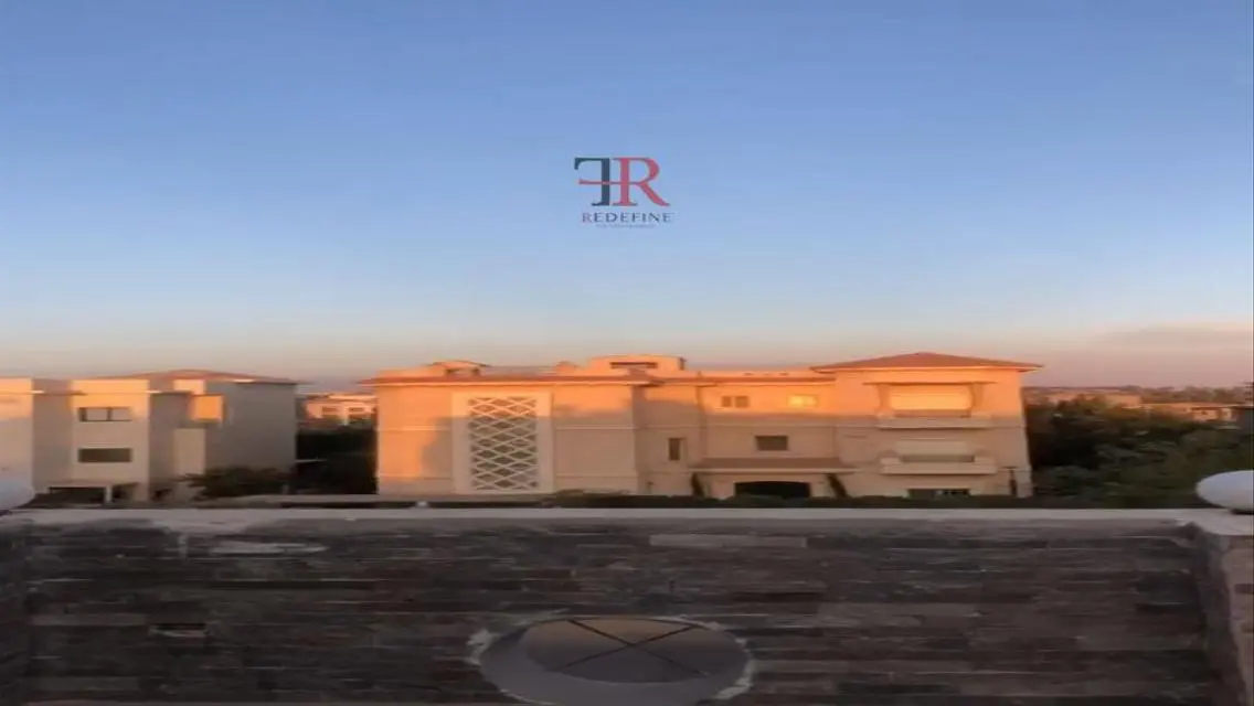 شقة فاخرة مع إطلالة على بحيرات - للبيع