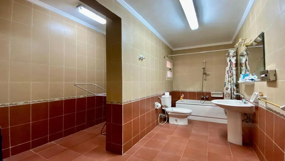 200 sqm Apartment for Sale with Balcony and Covered Parking
