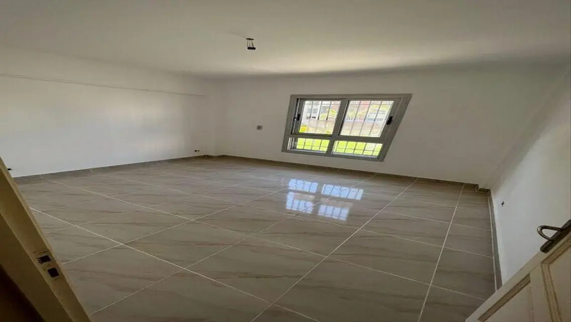 Luxury Apartment with Spacious Area in Prime Location