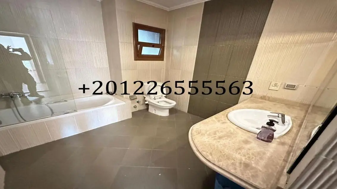 Luxury 4-Bedroom Apartment with Stunning Views