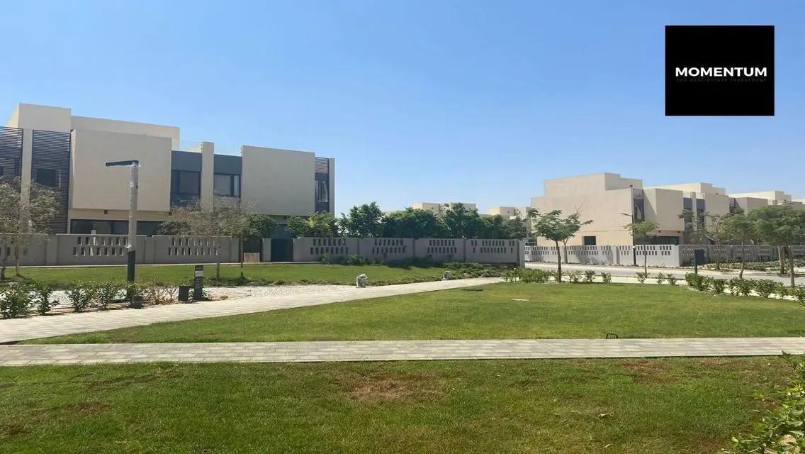 فيلا فاخرة مع حديقة خاصة وحارس أمن