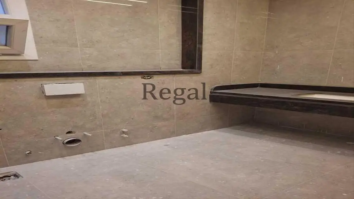 شقة مميزة بموقع رائع وإطلالة ساحرة للبيع