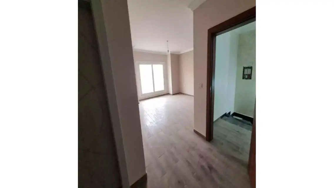 فيلا رائعة للإيجار بمساحة 230 متر