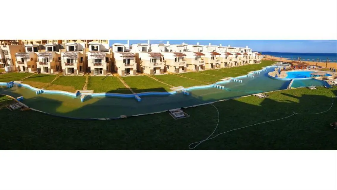 Luxury Apartment Overlooking Lakes in Exclusive Resort