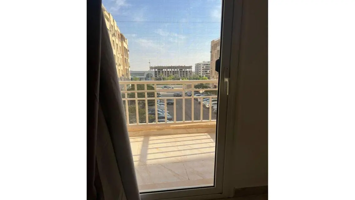شقة مميزة بمرافق فاخرة للبيع