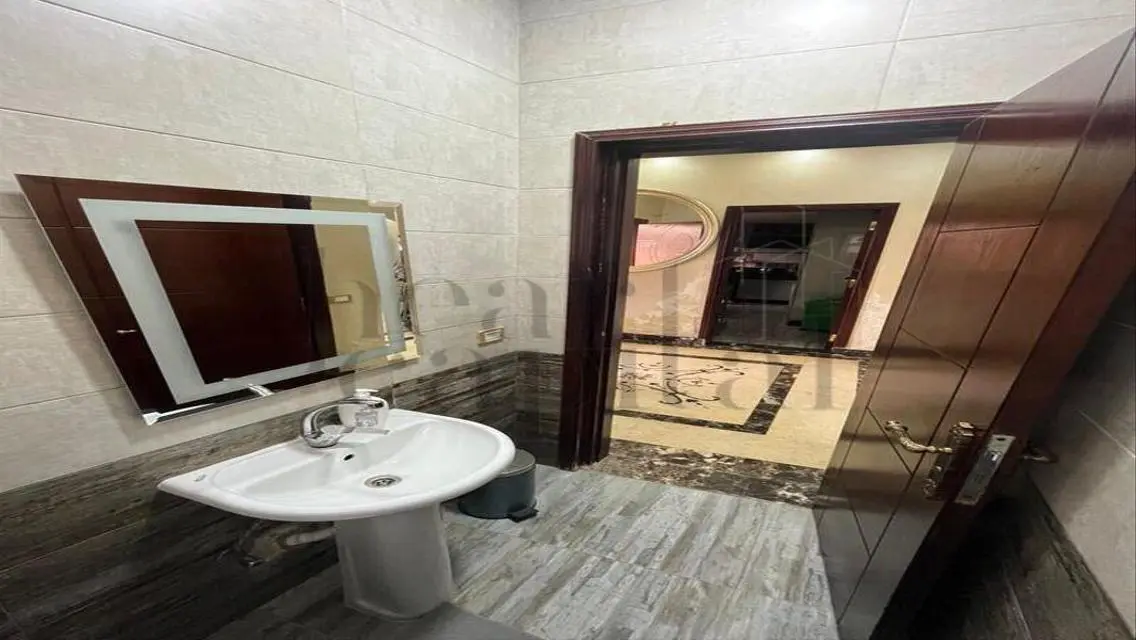 شقة فخمة للبيع في قلب المدينة