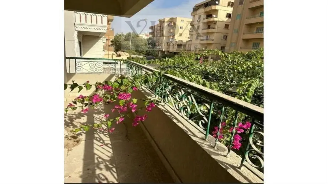 شقة فاخرة للبيع بمساحة واسعة