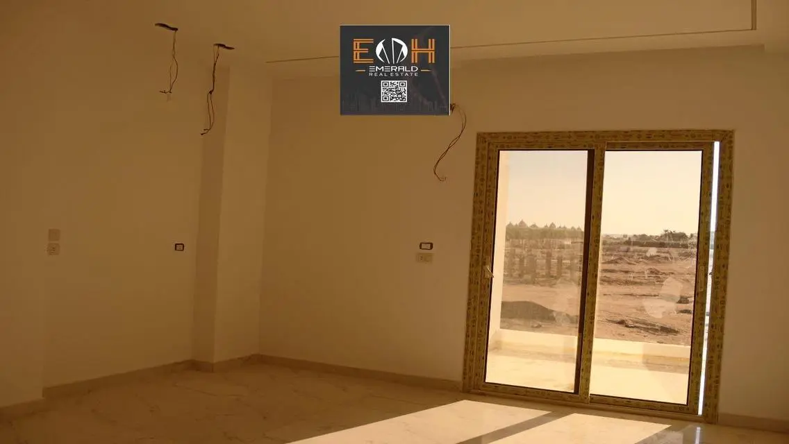 شقة فاخرة للبيع بمساحة واسعة