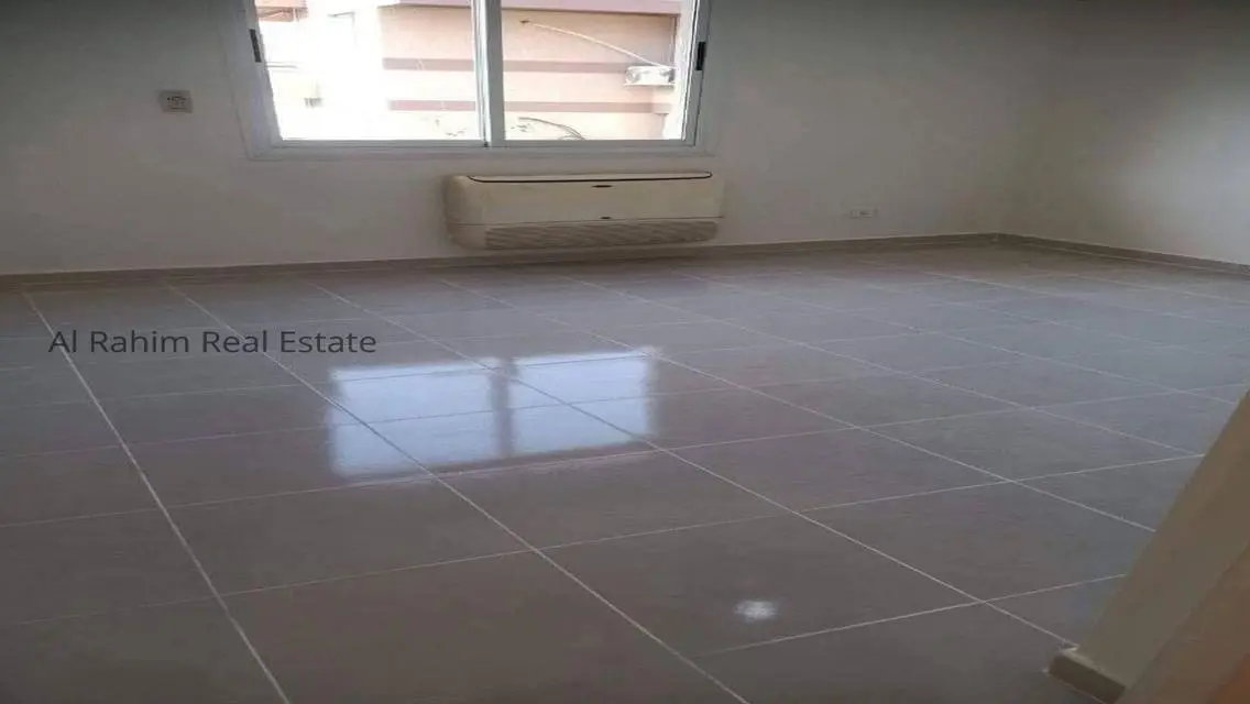 شقة فاخرة للبيع بمساحة واسعة في نورهين