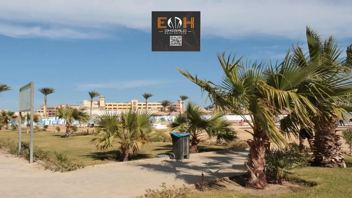 Luxury Apartment for Sale with 1300 Meters Space and Pool