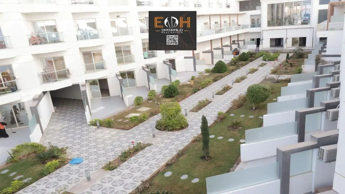 Luxury Apartment with Waterfront View - A Blend of Comfort and Elegance