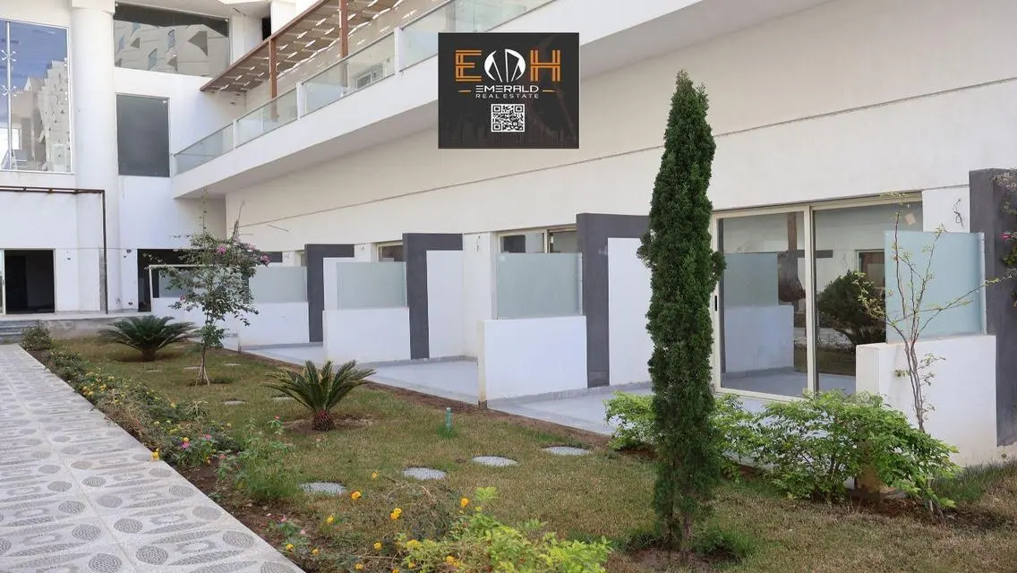 Luxury Apartment with Waterfront View - A Blend of Comfort and Elegance