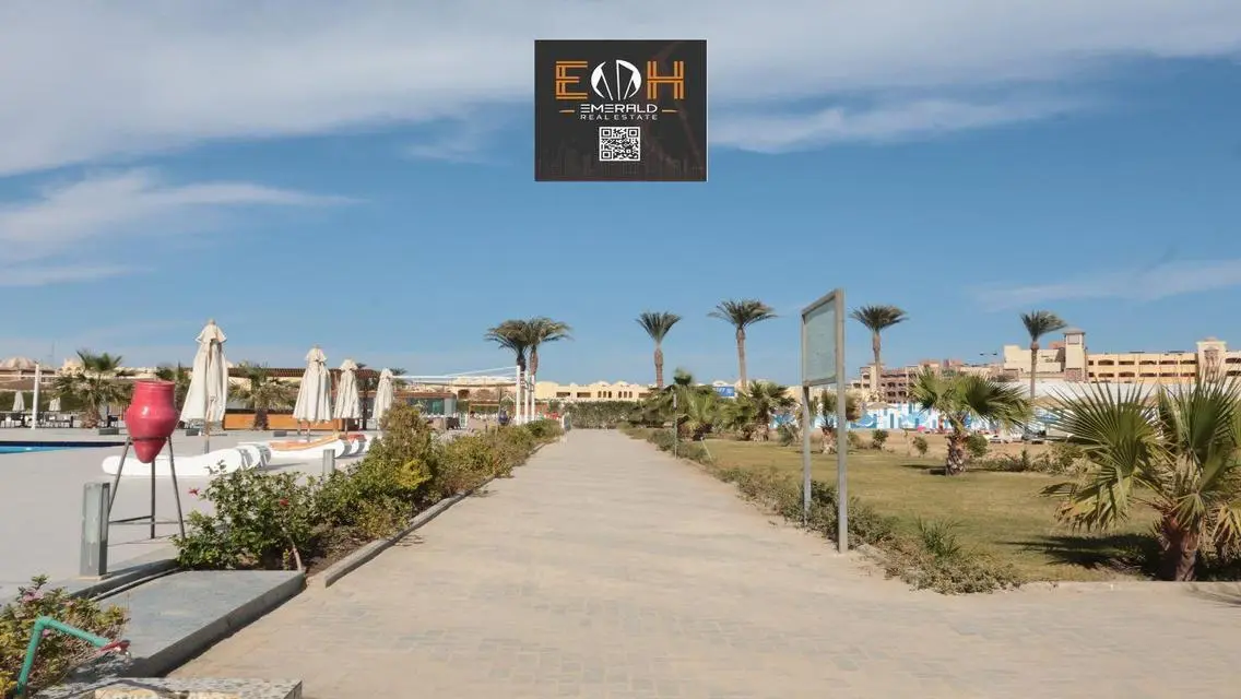 Luxury Apartment with Waterfront View - A Blend of Comfort and Elegance