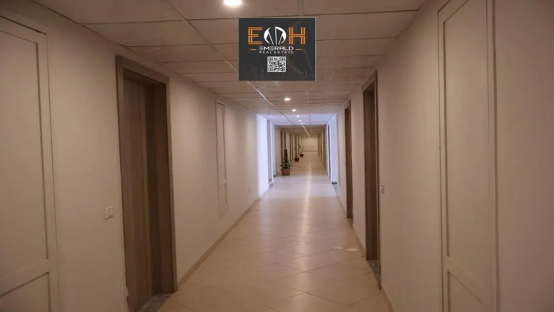 Luxury Apartment with Waterfront View - A Blend of Comfort and Elegance