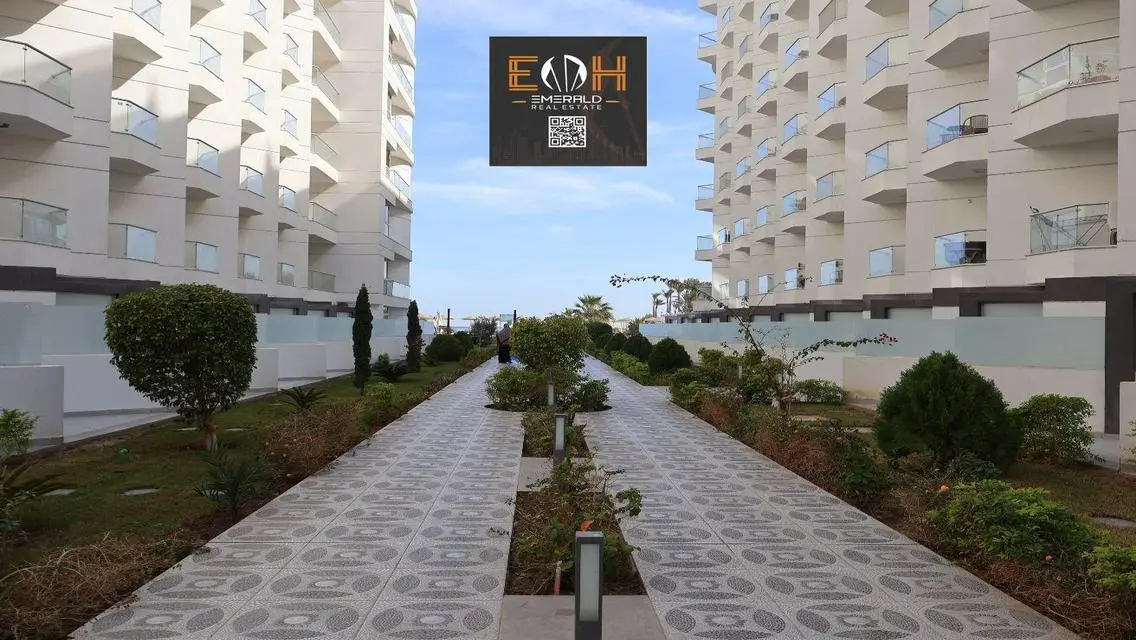 Luxury Apartment with Waterfront View - A Blend of Comfort and Elegance