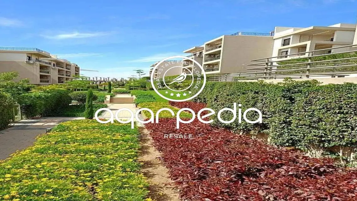Luxury Apartment Overlooking Lakes - 700 sqm