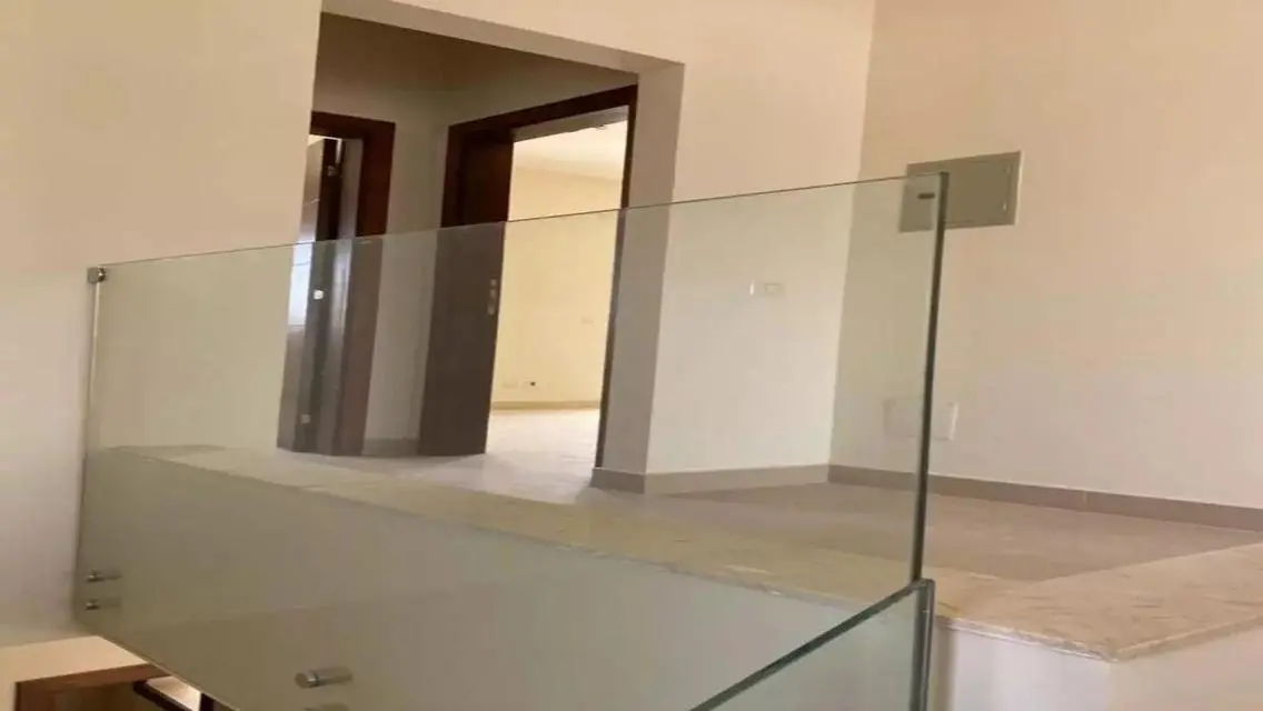 شقة فاخرة بمواجهة بحيرة كريستال - مباشرة على الواجهة الأولى
