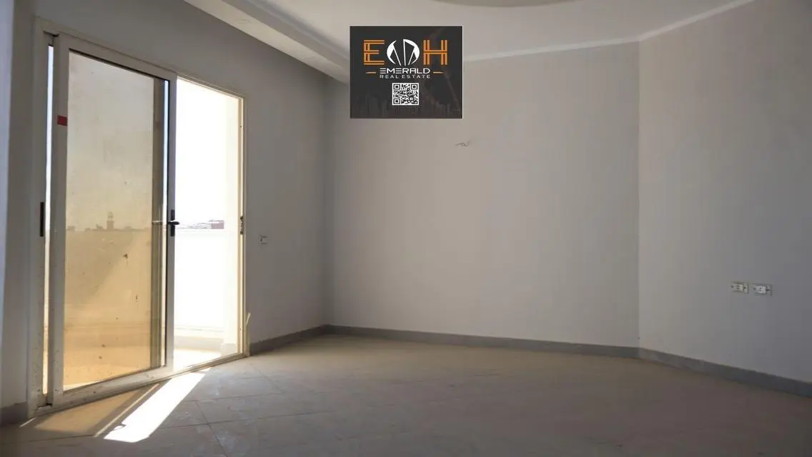 Luxury Apartment with Unique View and Premium Amenities