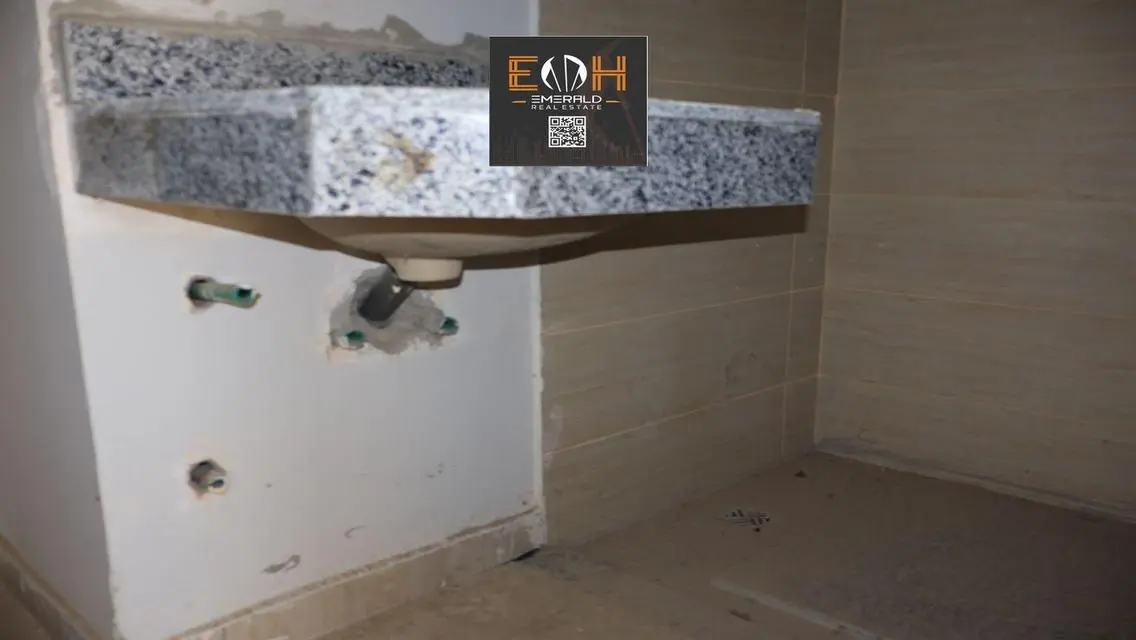Spectacular Apartment with Spacious Design and Great Features