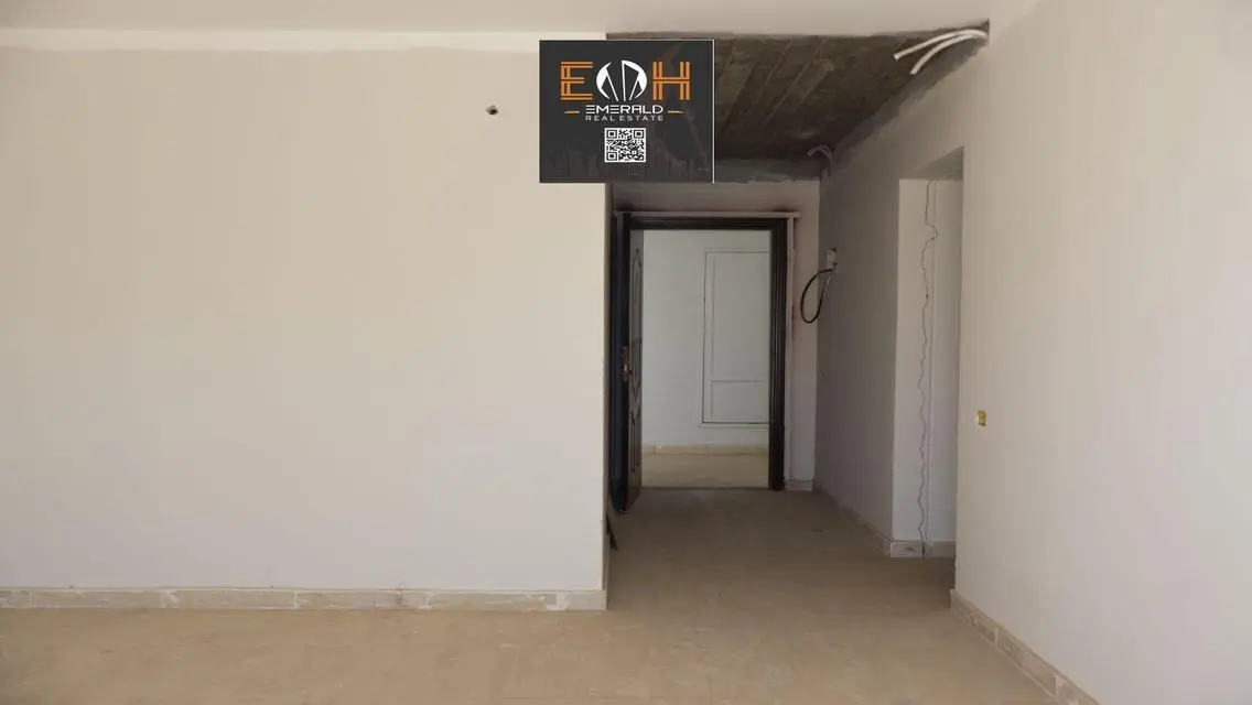 Spectacular Apartment with Spacious Design and Great Features