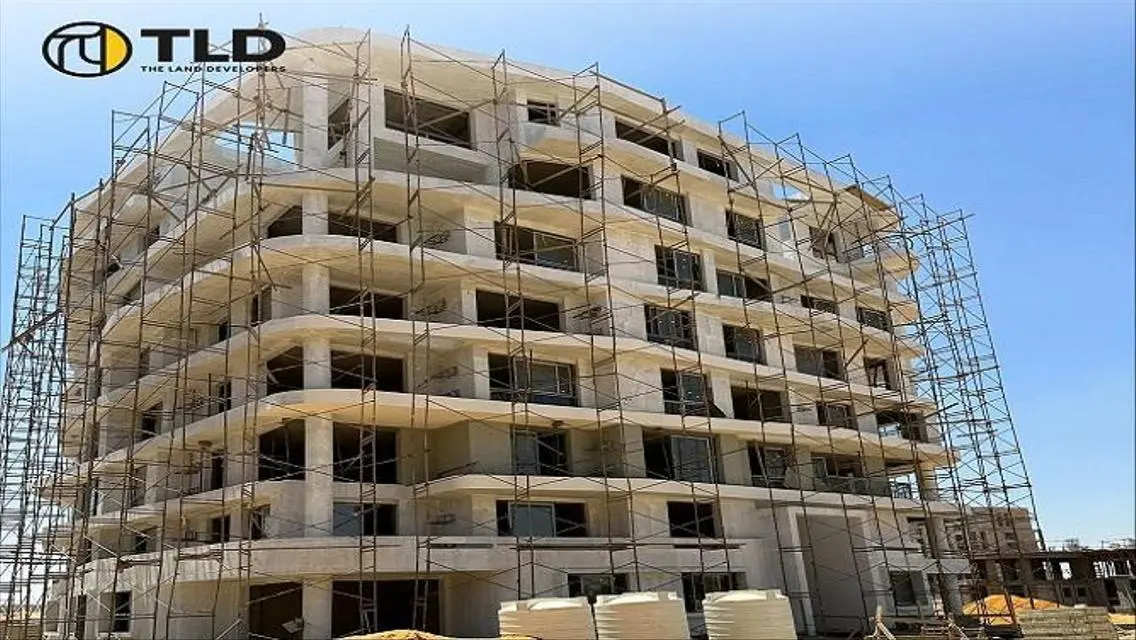 Luxury Apartment in R7 South with Garden and Pool