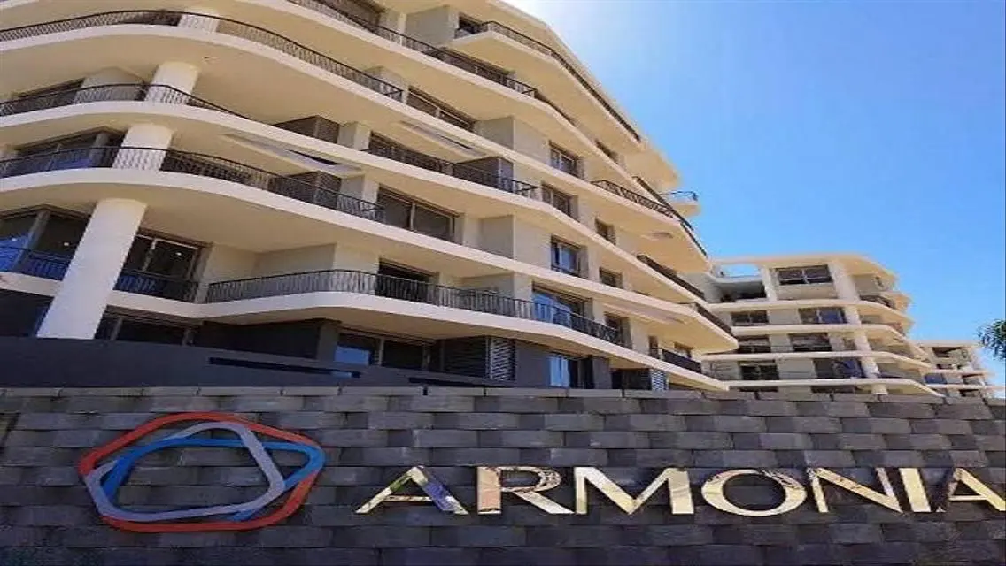 Luxury Apartment in R7 South with Garden and Pool