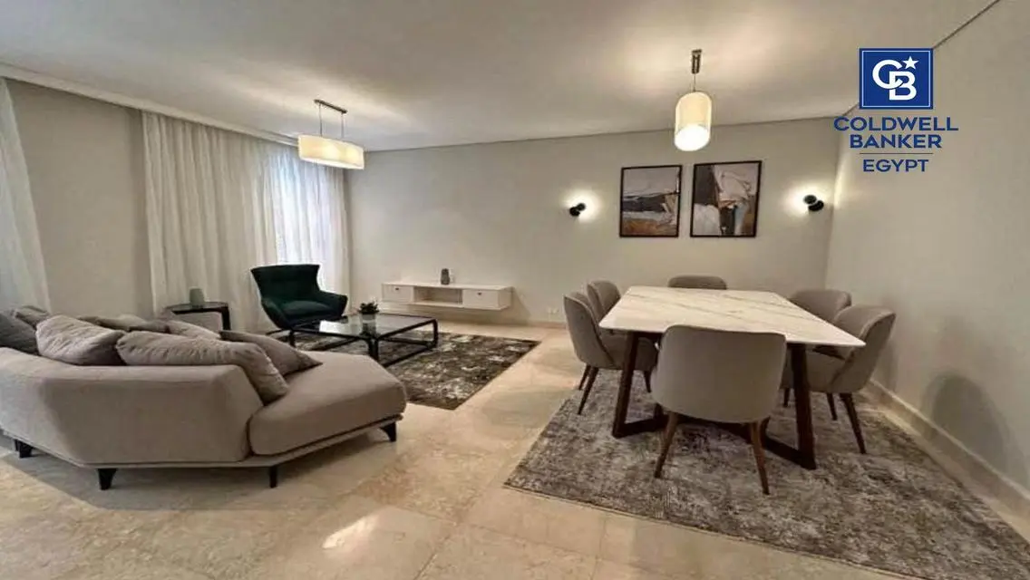 Luxury Apartment with Stunning Lake View