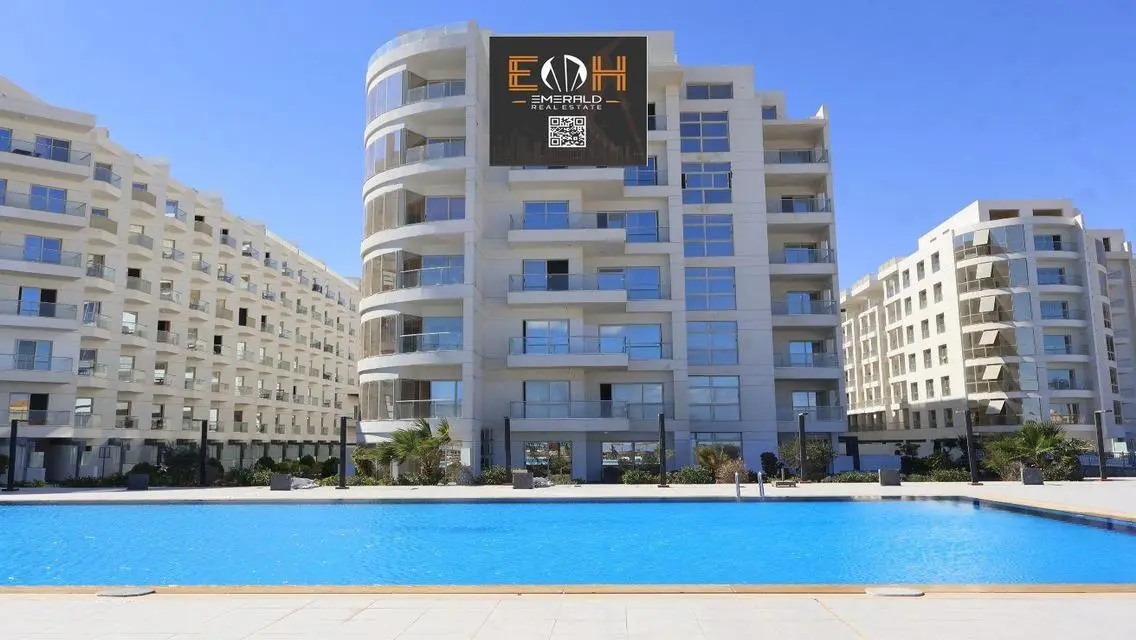 Luxurious Apartment with Stunning Views and Fantastic Amenities