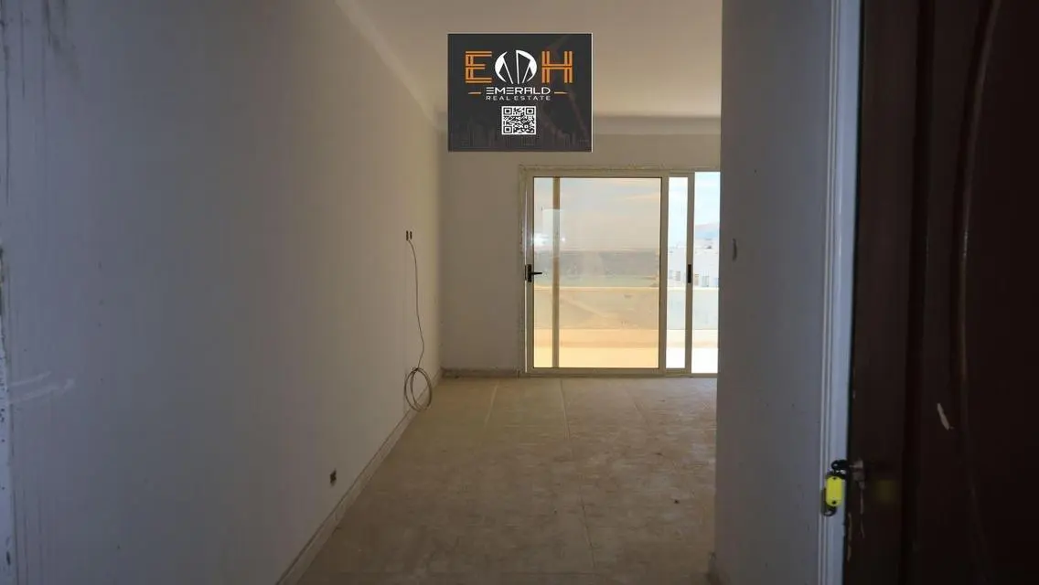 Luxurious Apartment with Stunning Views and Fantastic Amenities