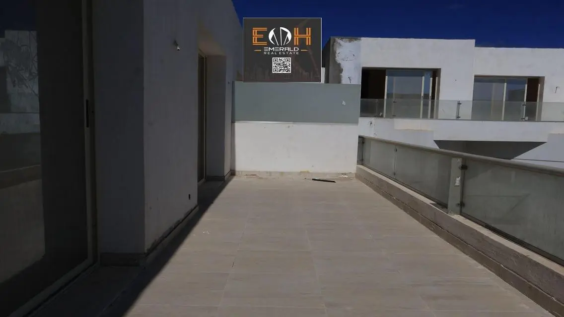 Luxurious Apartment with Stunning Views and Fantastic Amenities