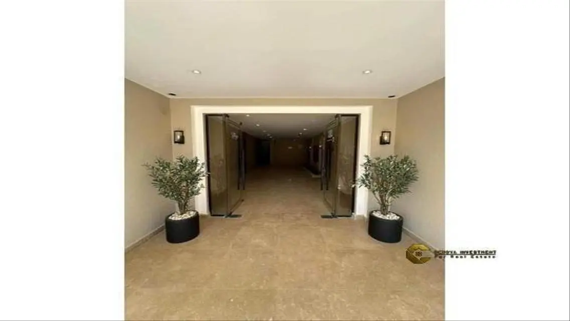فيلا فاخرة للبيع في قرية ويست