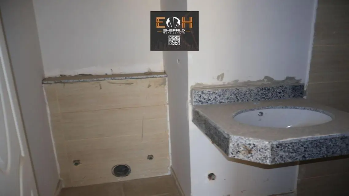 Luxury Apartment with Lake View at Competitive Price
